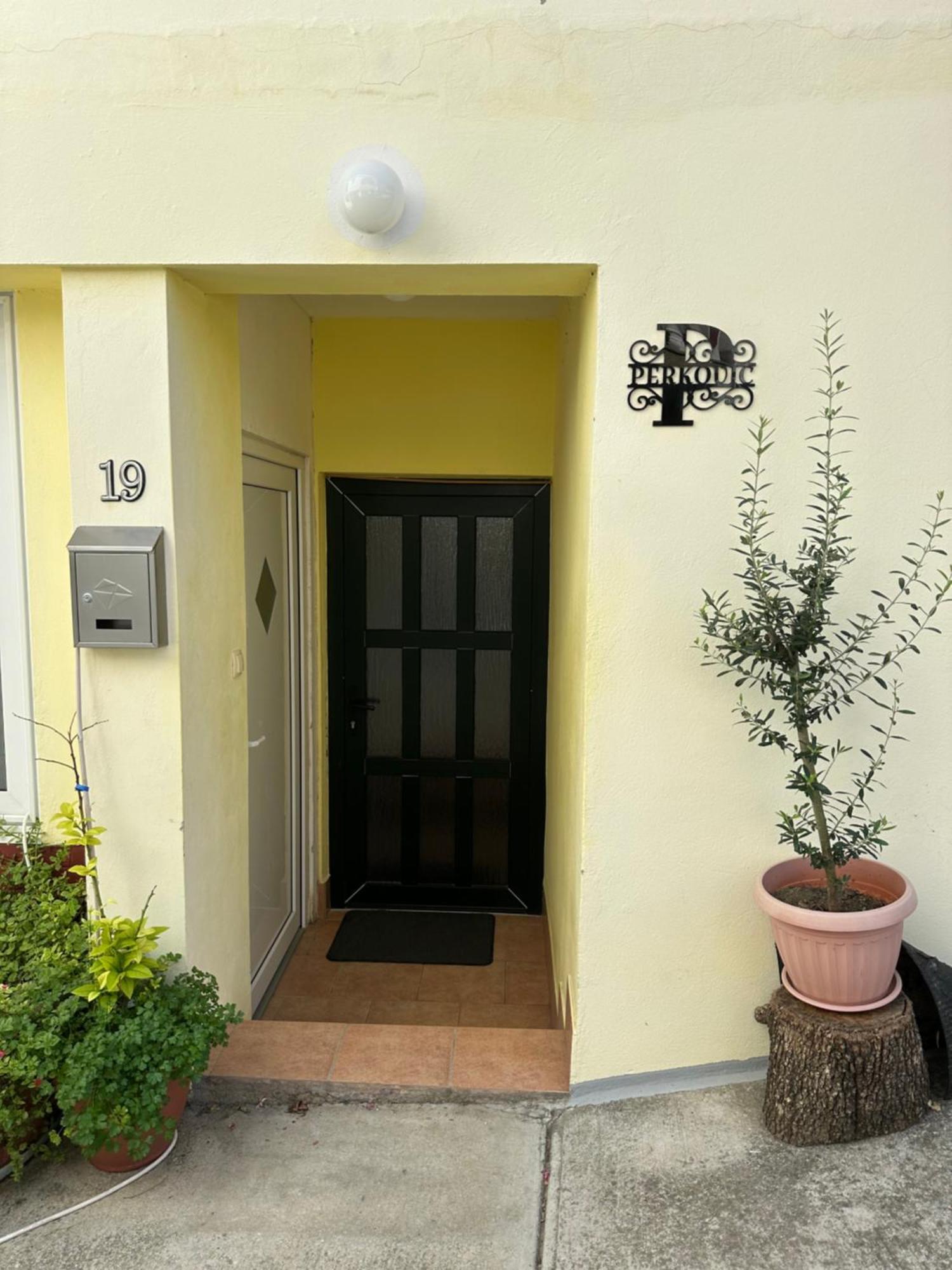 Apartment For 4-6 Persons Second Floor Ljubac  Bagian luar foto